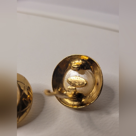 Chanel Pearl and Gold Plates Quilted Pattern Earrings - Picture 2 of 4